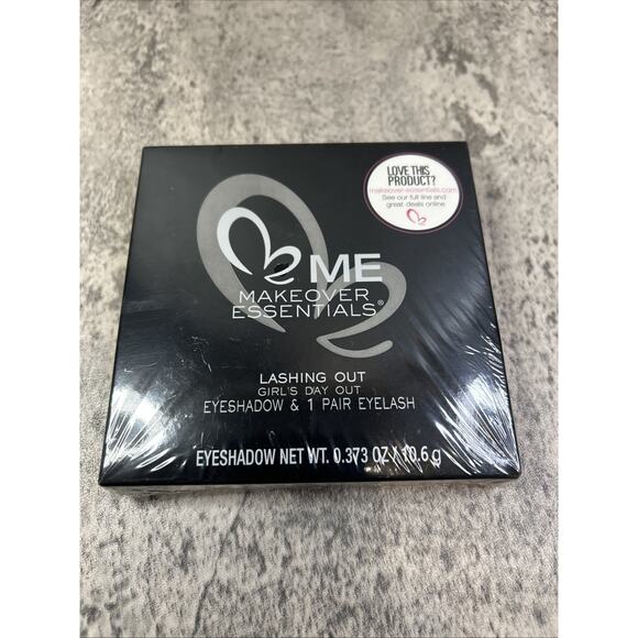 ME Makeover Essentials Lashing Out Eyeshadow & Lip Addiction II New Sealed - Picture 4 of 5